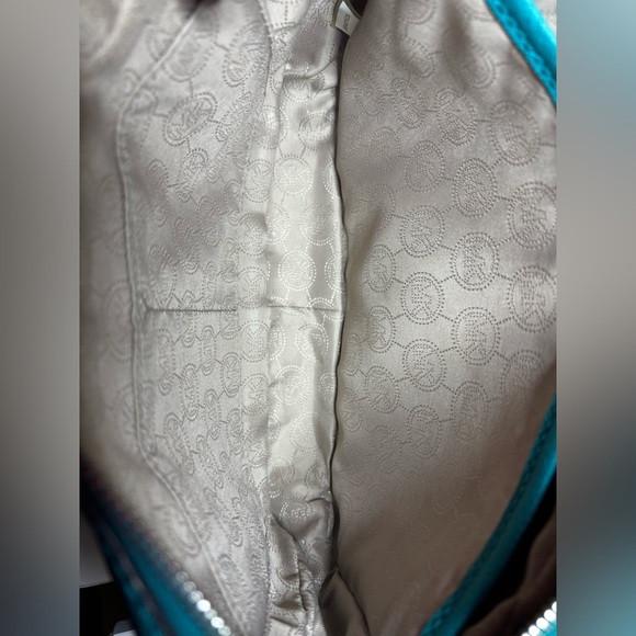 Turquoise Michael Kors crossbody - Picture 5 of 6